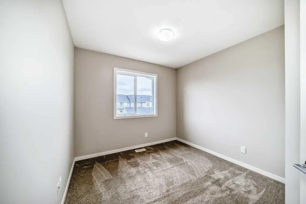 18 Willow Crescent Okotoks AB T1S 5S2