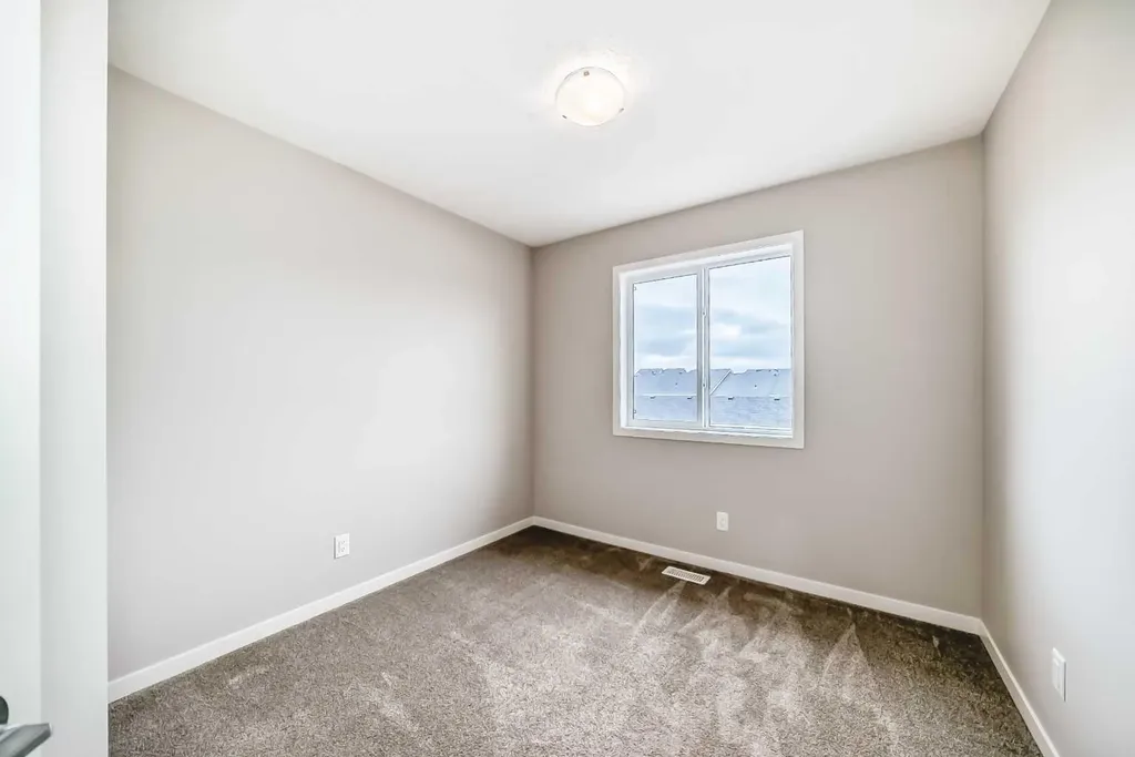 18 Willow Crescent Okotoks AB T1S 5S2