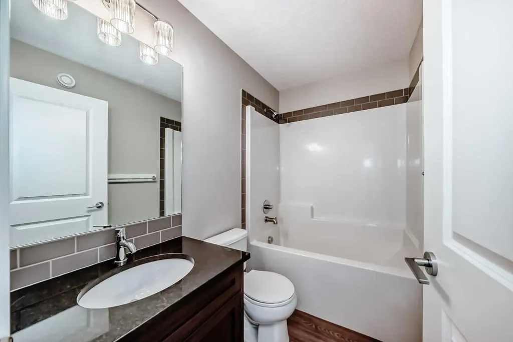18 Willow Crescent Okotoks AB T1S 5S2