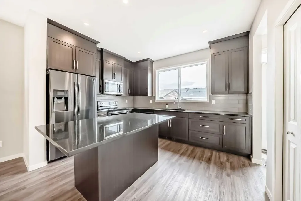 18 Willow Crescent Okotoks AB T1S 5S2
