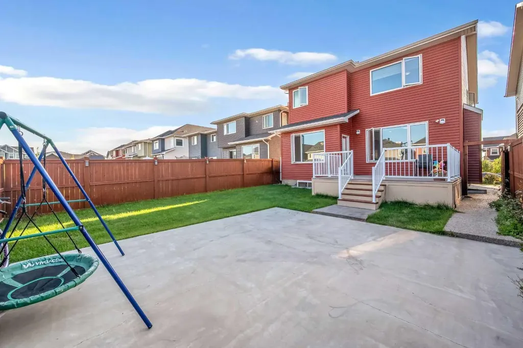 45 Red Sky Green NE Calgary AB T3N0V5