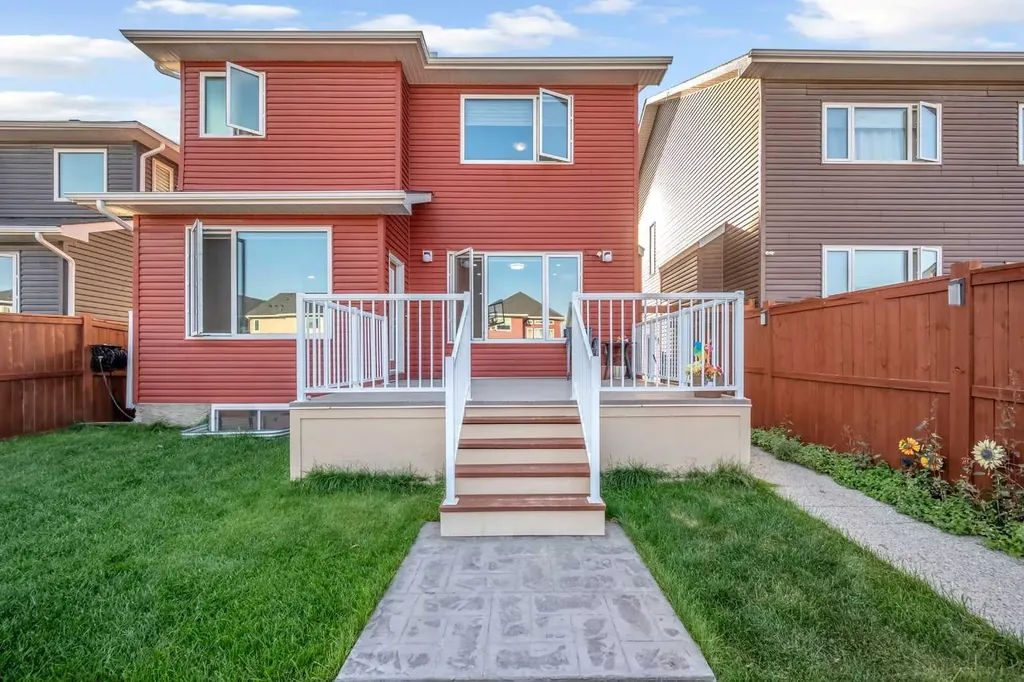 45 Red Sky Green NE Calgary AB T3N0V5