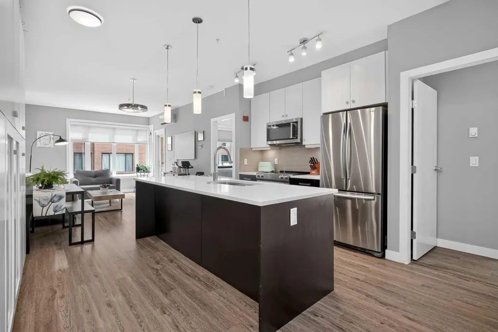 1720 10 Street SW Calgary AB T2T 3E8