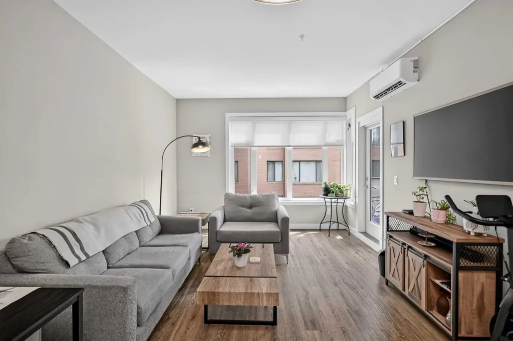 1720 10 Street SW Calgary AB T2T 3E8
