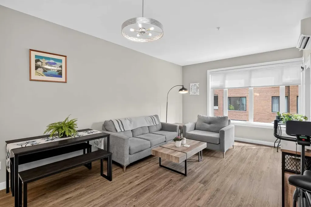 1720 10 Street SW Calgary AB T2T 3E8