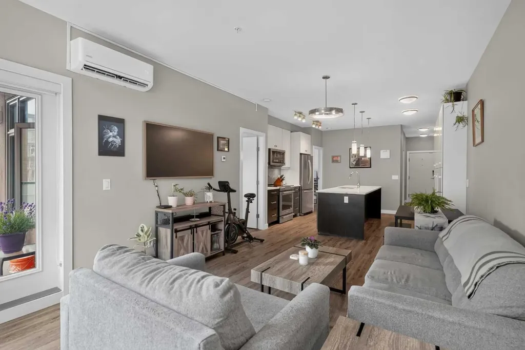 1720 10 Street SW Calgary AB T2T 3E8