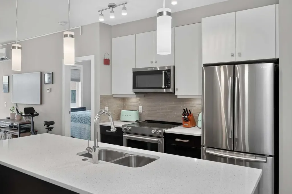 1720 10 Street SW Calgary AB T2T 3E8