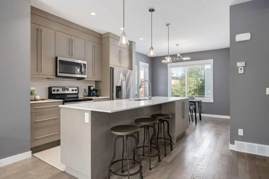 111 Rainbow Falls Gate Chestermere AB T1X 0Z4