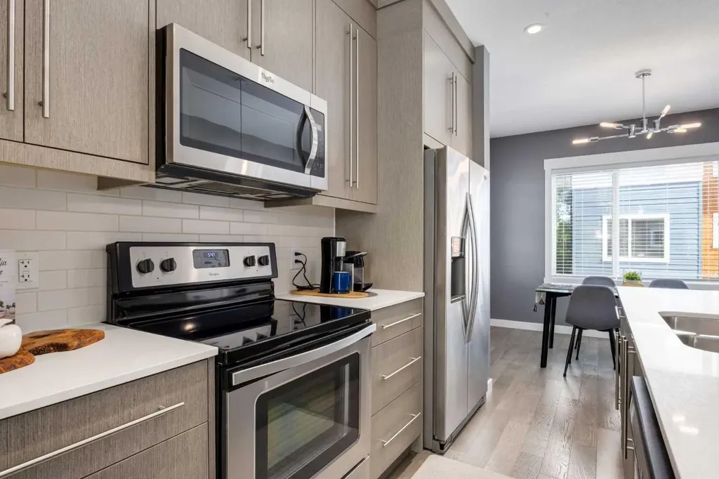111 Rainbow Falls Gate Chestermere AB T1X 0Z4