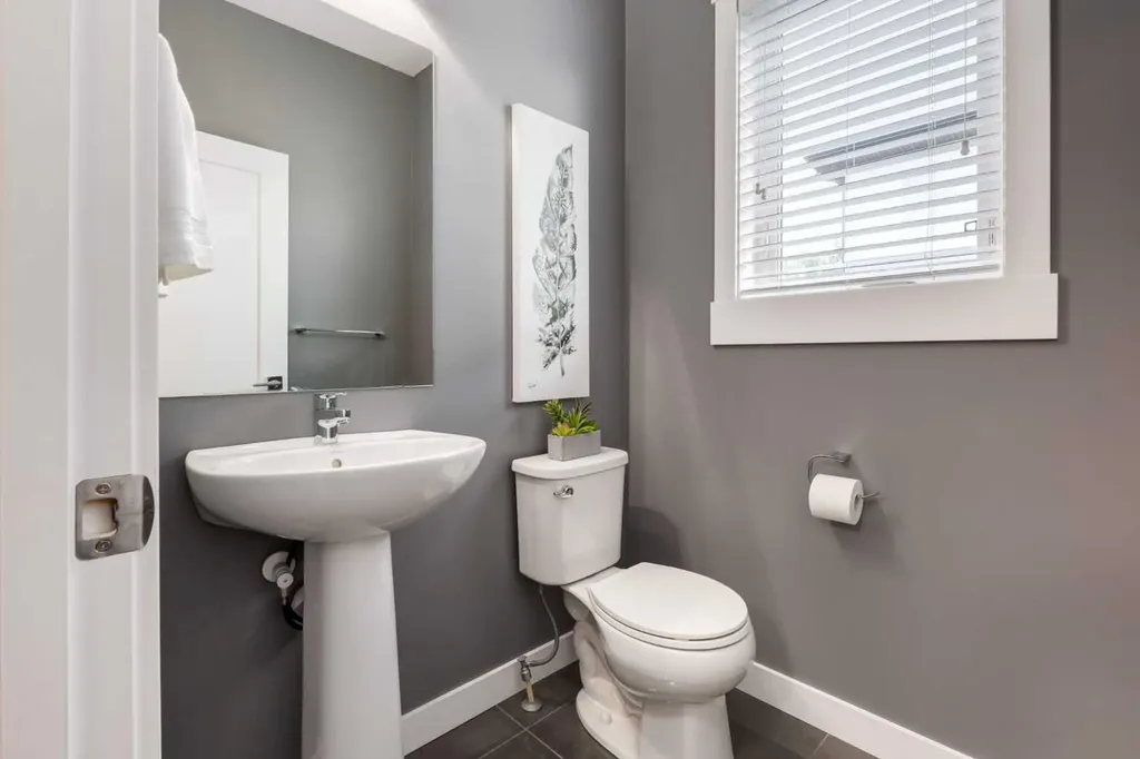111 Rainbow Falls Gate Chestermere AB T1X 0Z4
