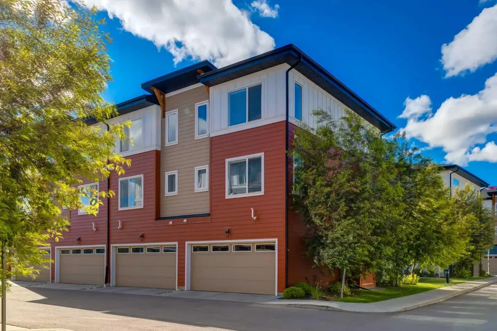 111 Rainbow Falls Gate Chestermere AB T1X 0Z4
