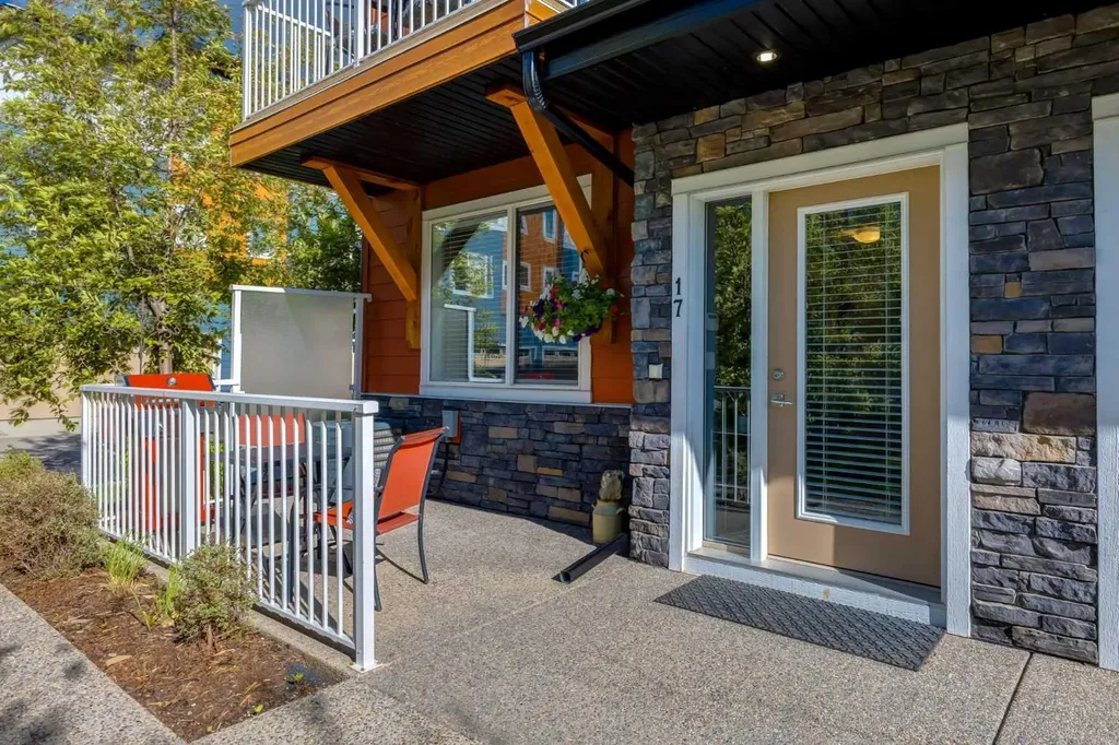 111 Rainbow Falls Gate Chestermere AB T1X 0Z4