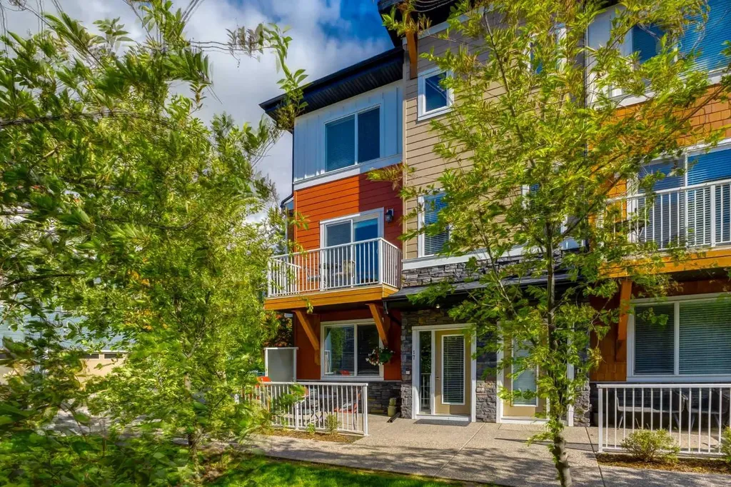 111 Rainbow Falls Gate Chestermere AB T1X 0Z4