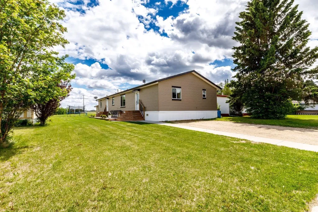 4705 45 Avenue Alix AB T0C 0B0
