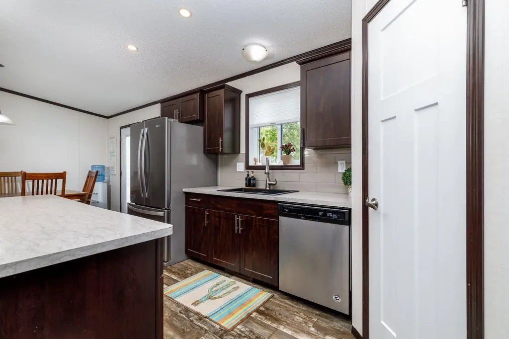 4705 45 Avenue Alix AB T0C 0B0