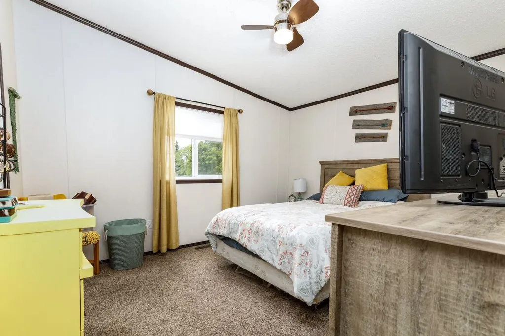 4705 45 Avenue Alix AB T0C 0B0