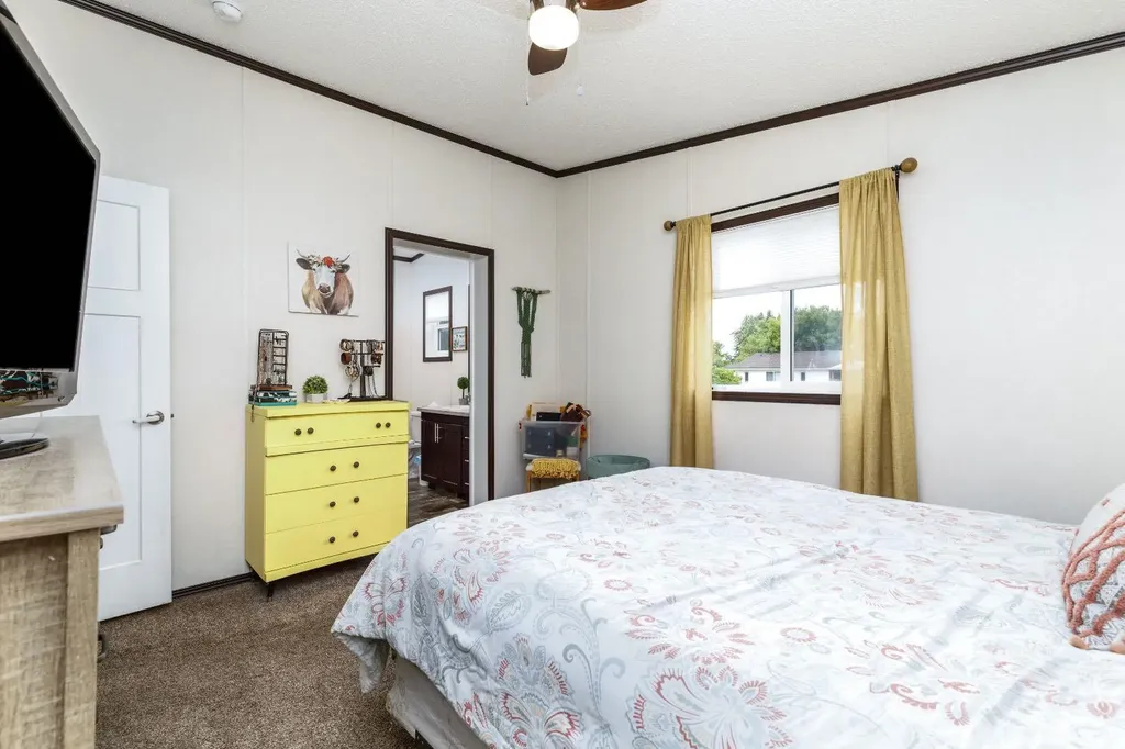 4705 45 Avenue Alix AB T0C 0B0