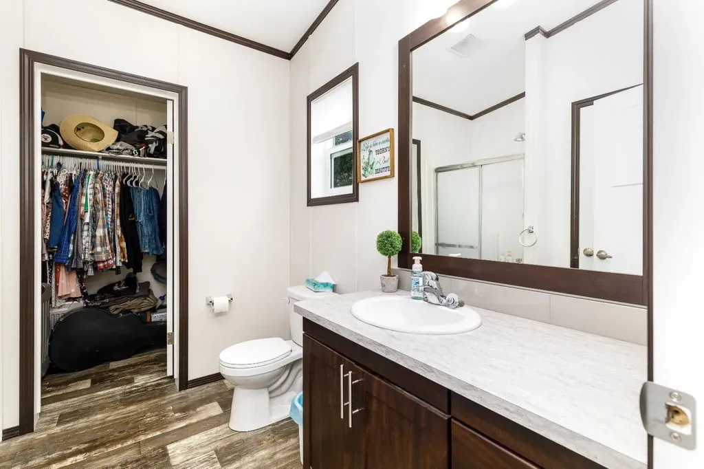 4705 45 Avenue Alix AB T0C 0B0