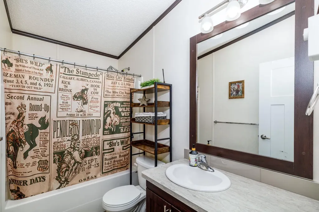 4705 45 Avenue Alix AB T0C 0B0