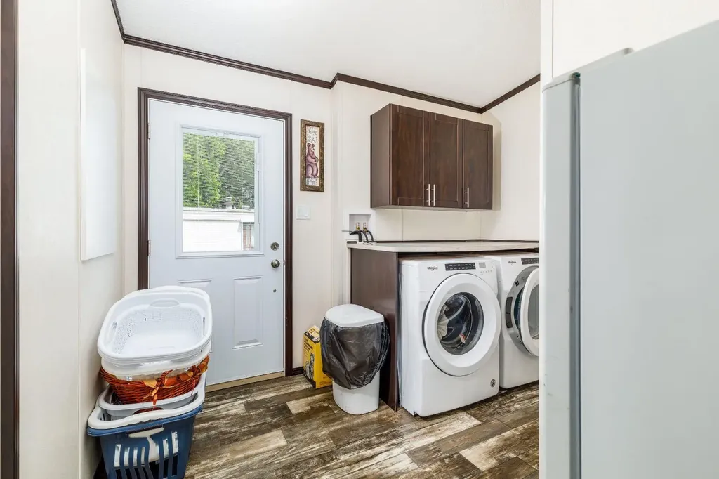 4705 45 Avenue Alix AB T0C 0B0