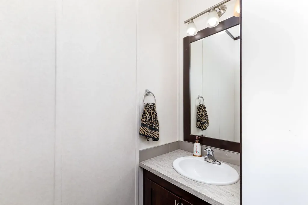 4705 45 Avenue Alix AB T0C 0B0