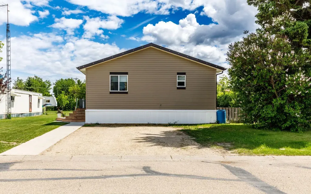 4705 45 Avenue Alix AB T0C 0B0