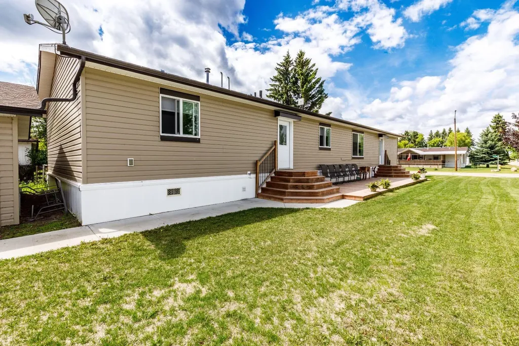 4705 45 Avenue Alix AB T0C 0B0