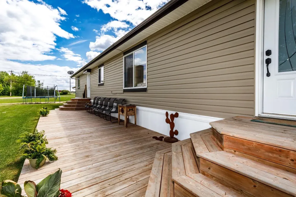 4705 45 Avenue Alix AB T0C 0B0