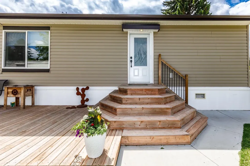 4705 45 Avenue Alix AB T0C 0B0