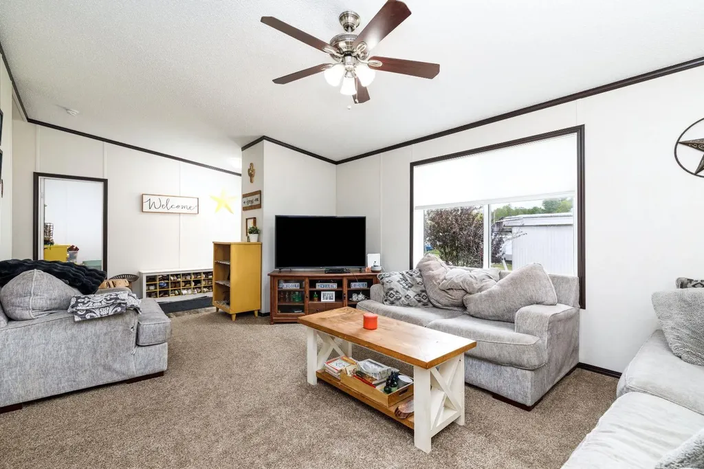 4705 45 Avenue Alix AB T0C 0B0