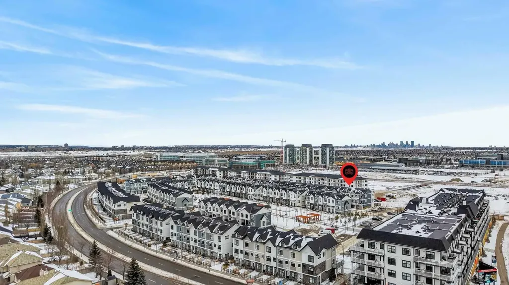 233 Les Jardins Park SE Calgary AB T2C 5V3