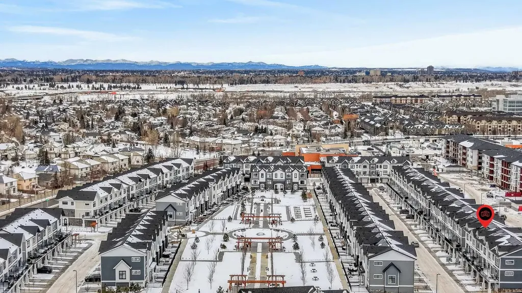233 Les Jardins Park SE Calgary AB T2C 5V3