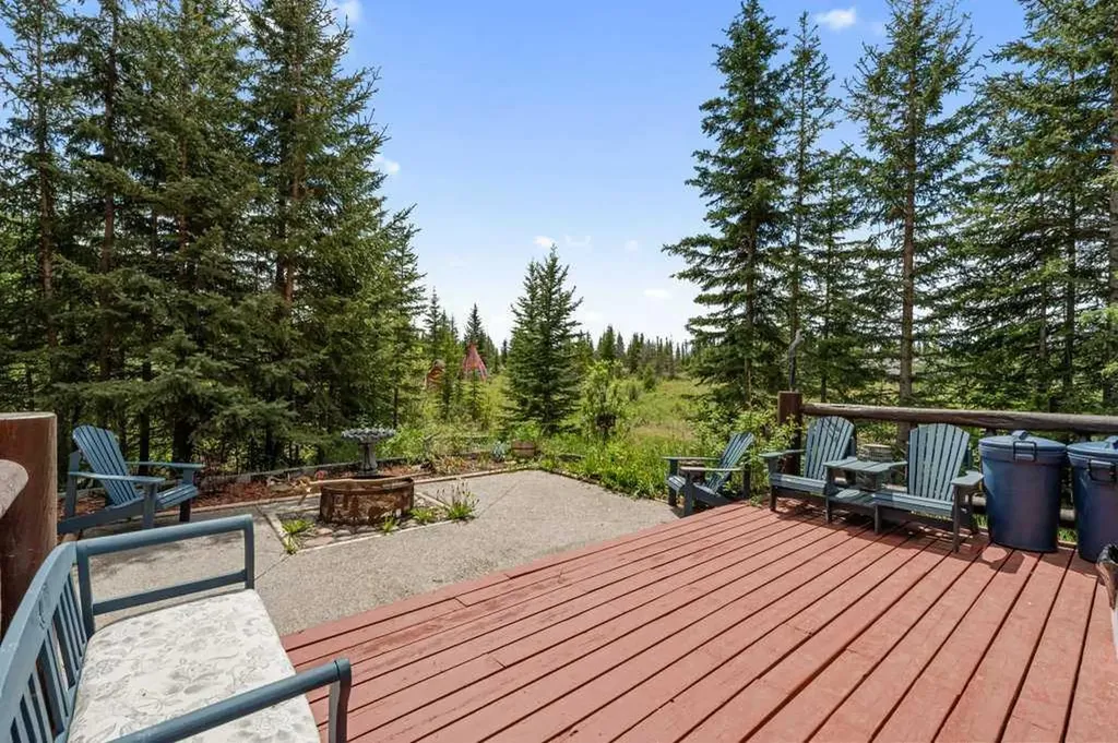 4147 Highway 587 Rural Mountain View County AB T0M 0K0