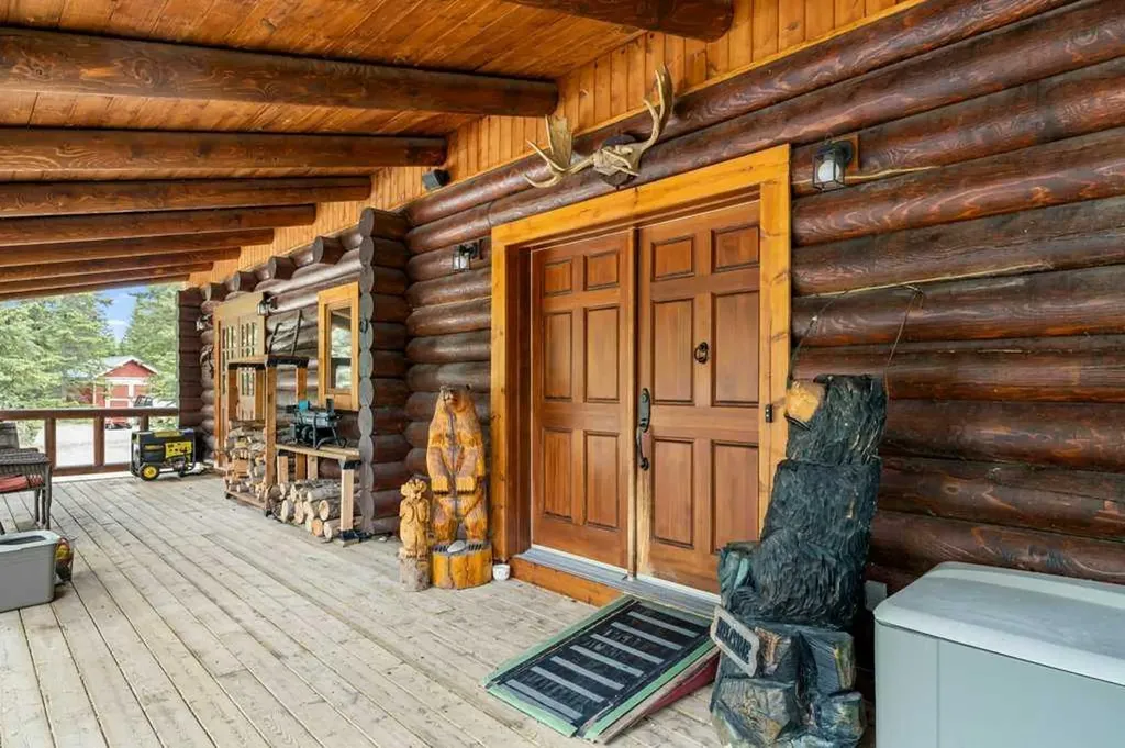 4147 Highway 587 Rural Mountain View County AB T0M 0K0