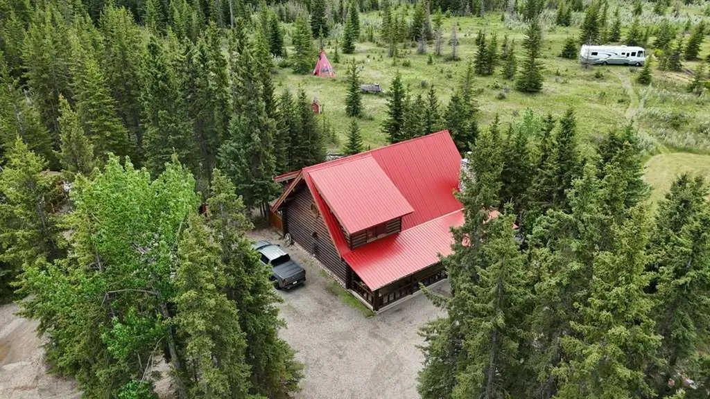 4147 Highway 587 Rural Mountain View County AB T0M 0K0