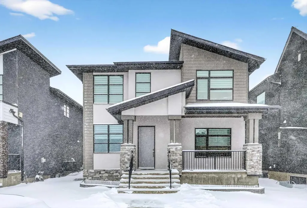95 Rock Lake View NW Calgary AB T3G 0E9