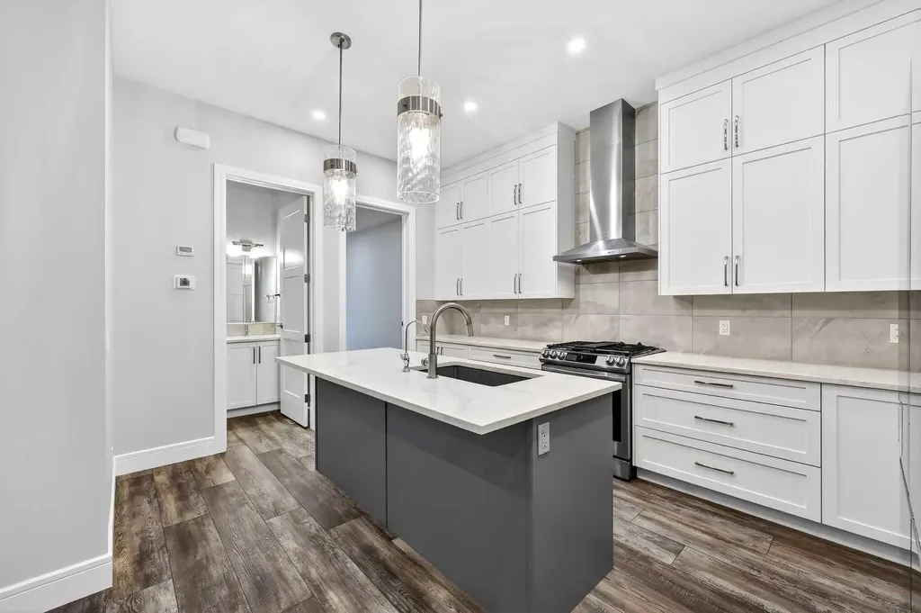 95 Rock Lake View NW Calgary AB T3G 0E9