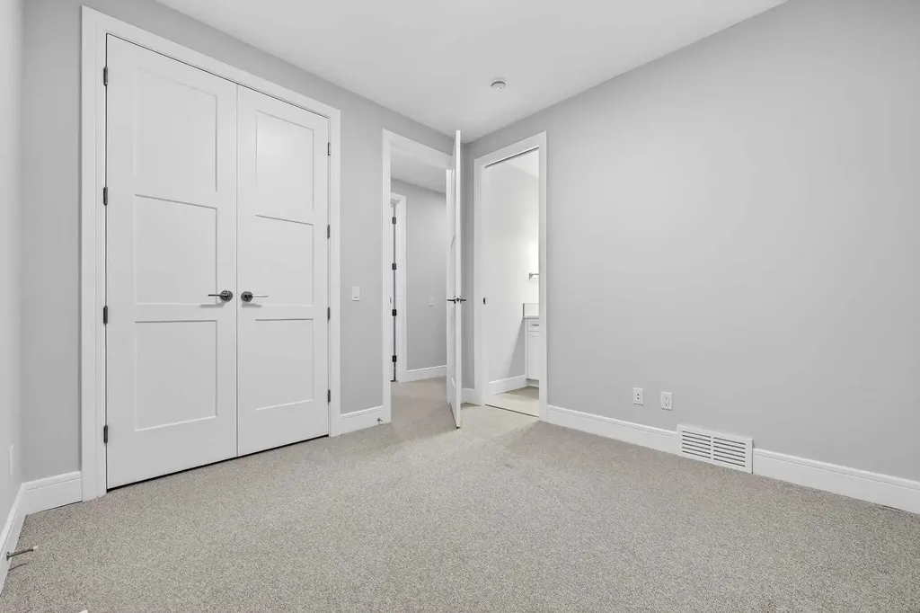 95 Rock Lake View NW Calgary AB T3G 0E9