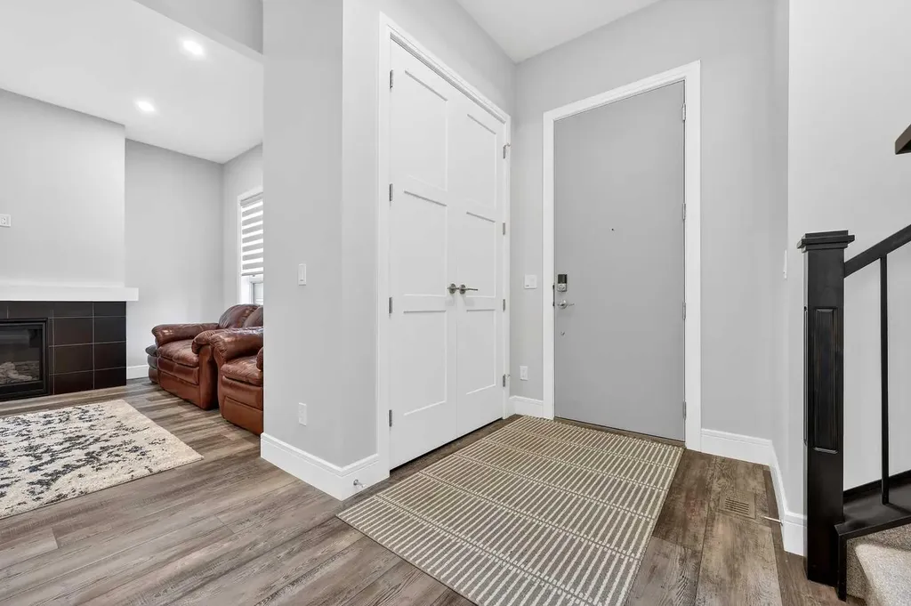 95 Rock Lake View NW Calgary AB T3G 0E9
