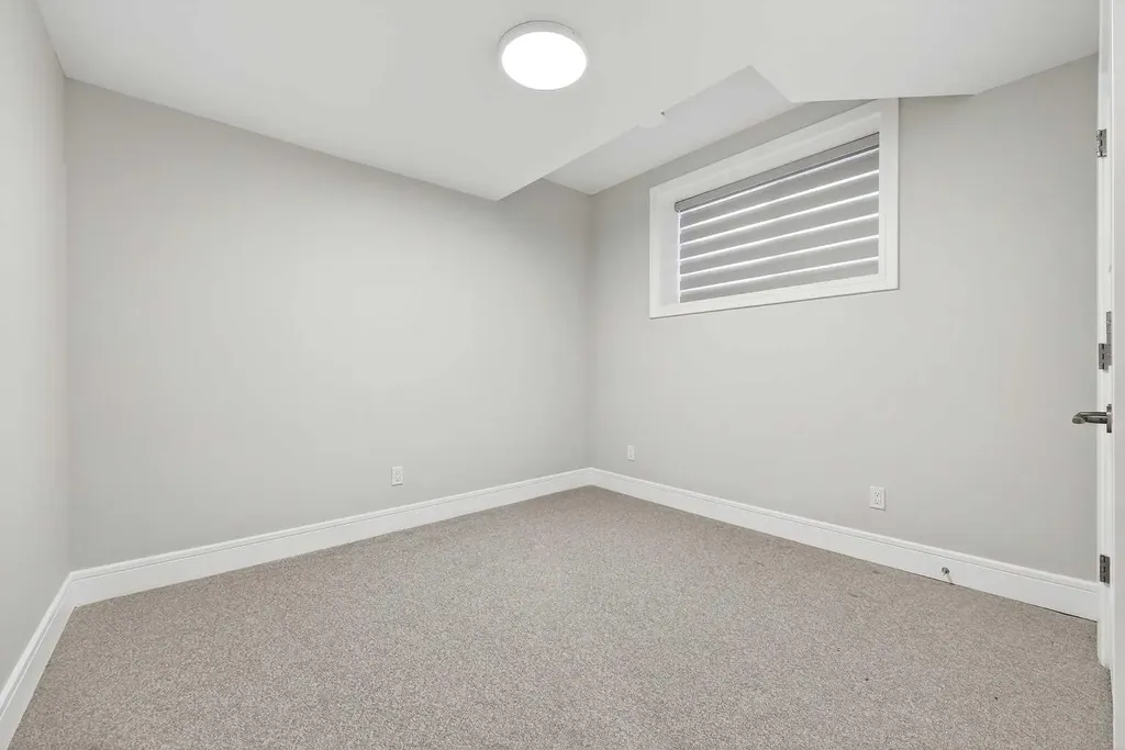 95 Rock Lake View NW Calgary AB T3G 0E9