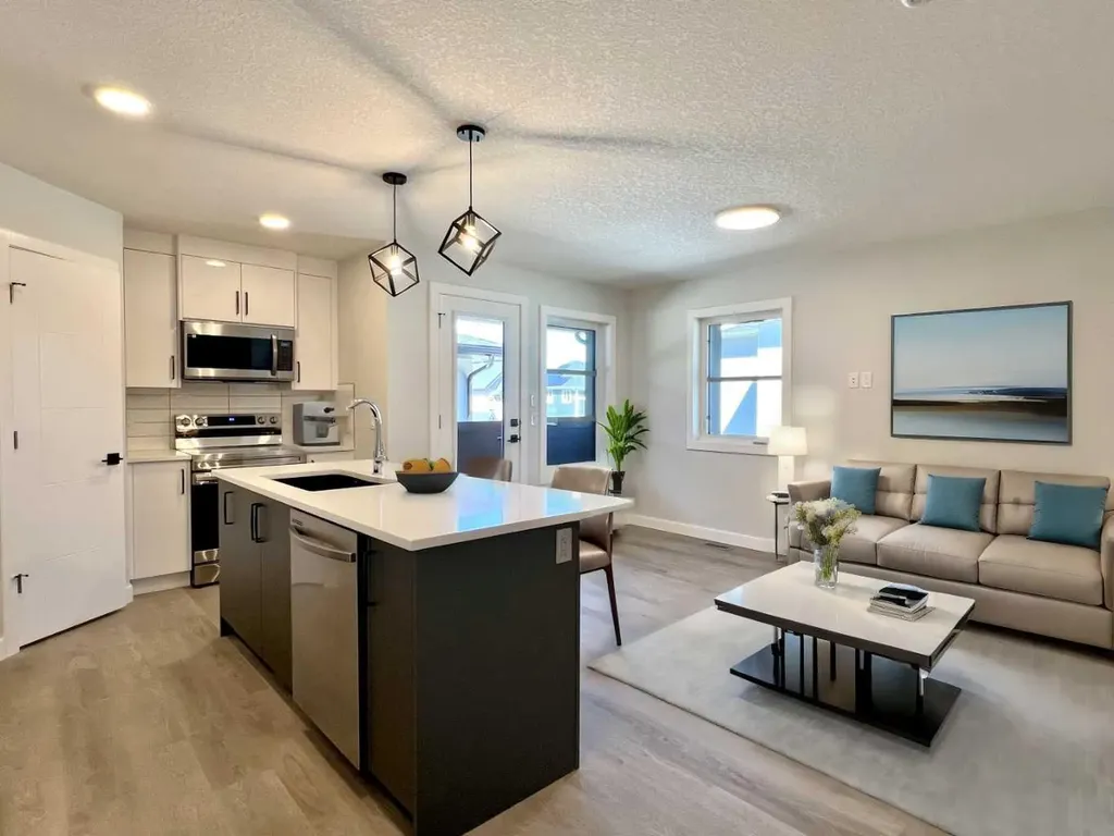 95 Rock Lake View NW Calgary AB T3G 0E9