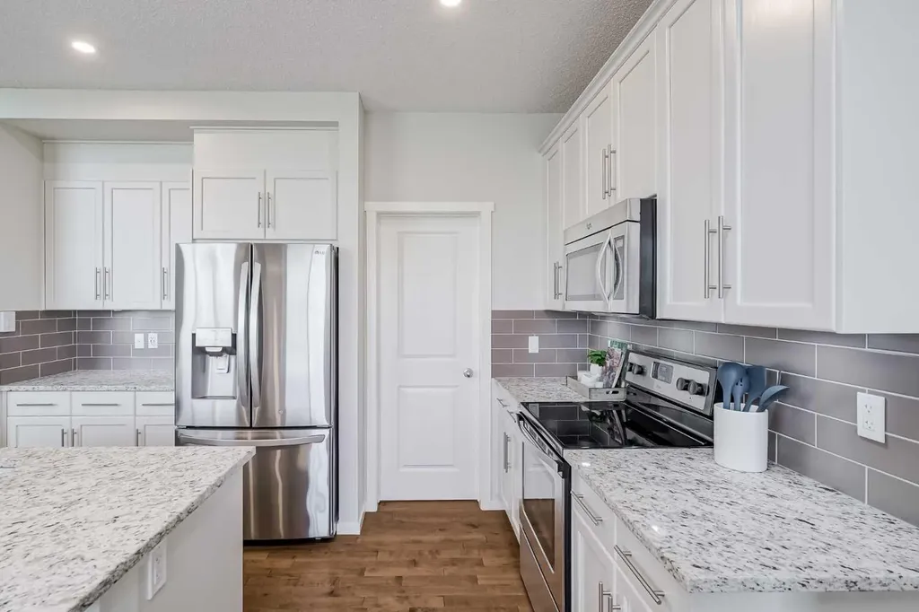 225 Kingsmere Cove SE Airdrie AB T4A 0S1