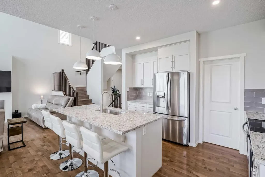 225 Kingsmere Cove SE Airdrie AB T4A 0S1