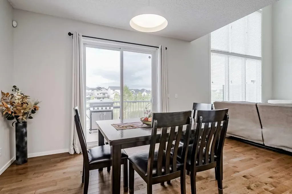 225 Kingsmere Cove SE Airdrie AB T4A 0S1