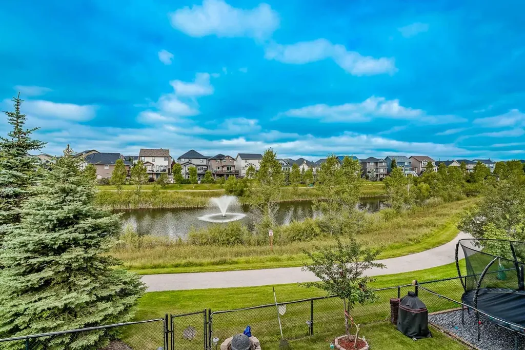 225 Kingsmere Cove SE Airdrie AB T4A 0S1