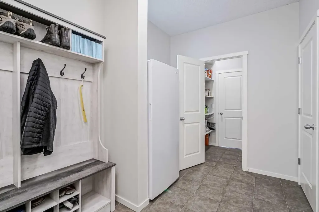 225 Kingsmere Cove SE Airdrie AB T4A 0S1