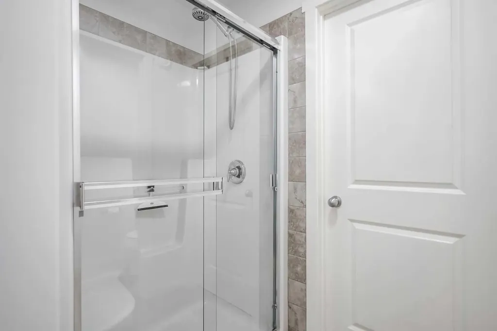 225 Kingsmere Cove SE Airdrie AB T4A 0S1