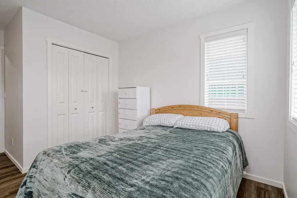 225 Kingsmere Cove SE Airdrie AB T4A 0S1