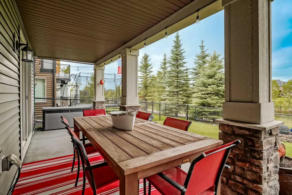 225 Kingsmere Cove SE Airdrie AB T4A 0S1