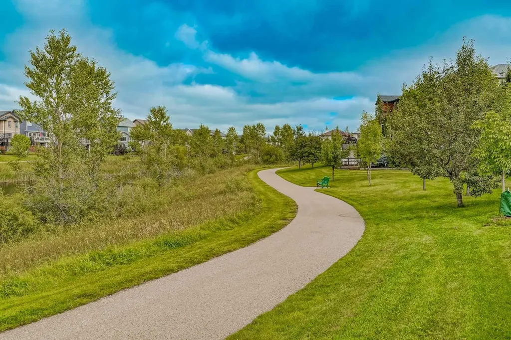 225 Kingsmere Cove SE Airdrie AB T4A 0S1